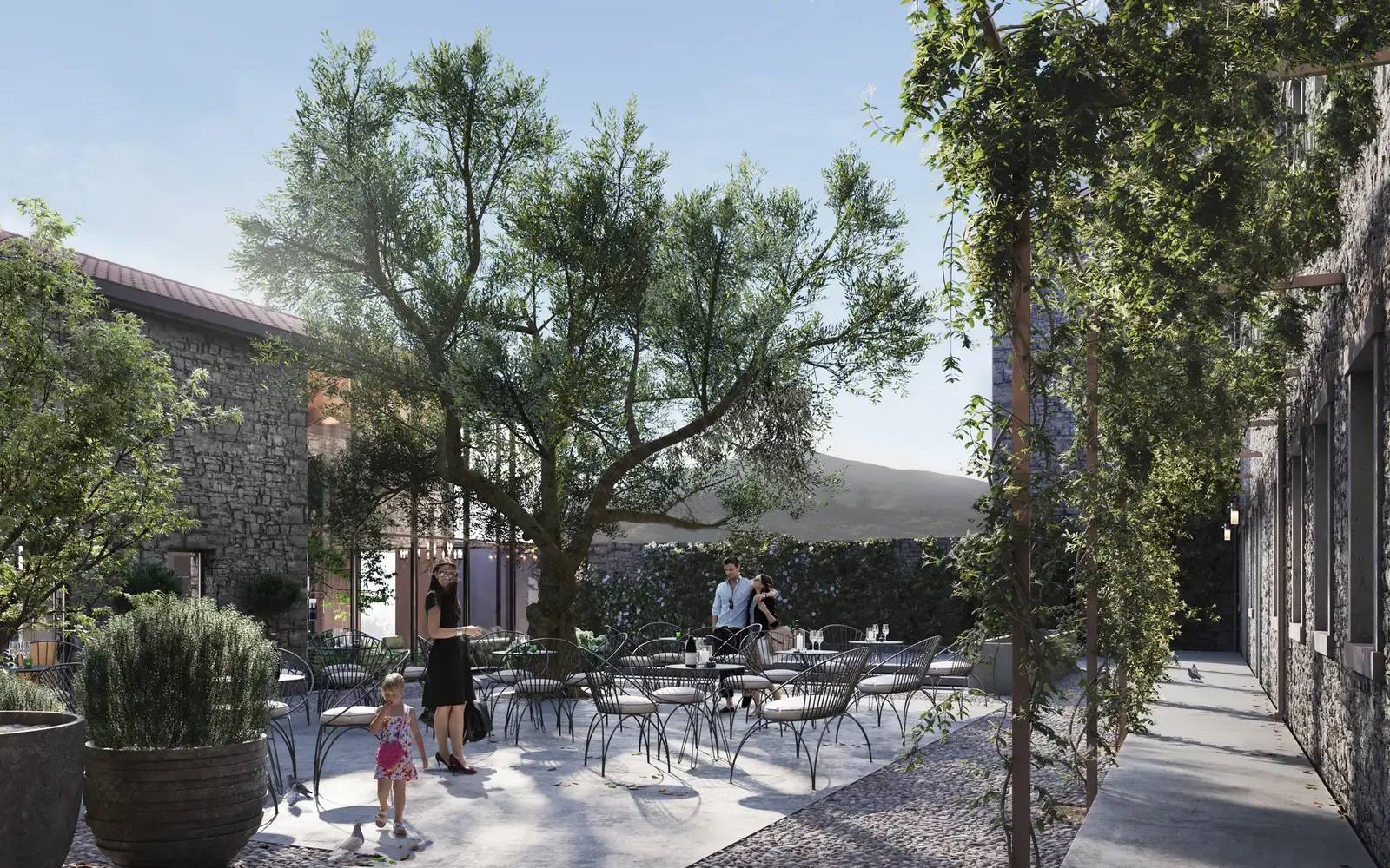 Cortile apparecchiato a Borgo Taurino