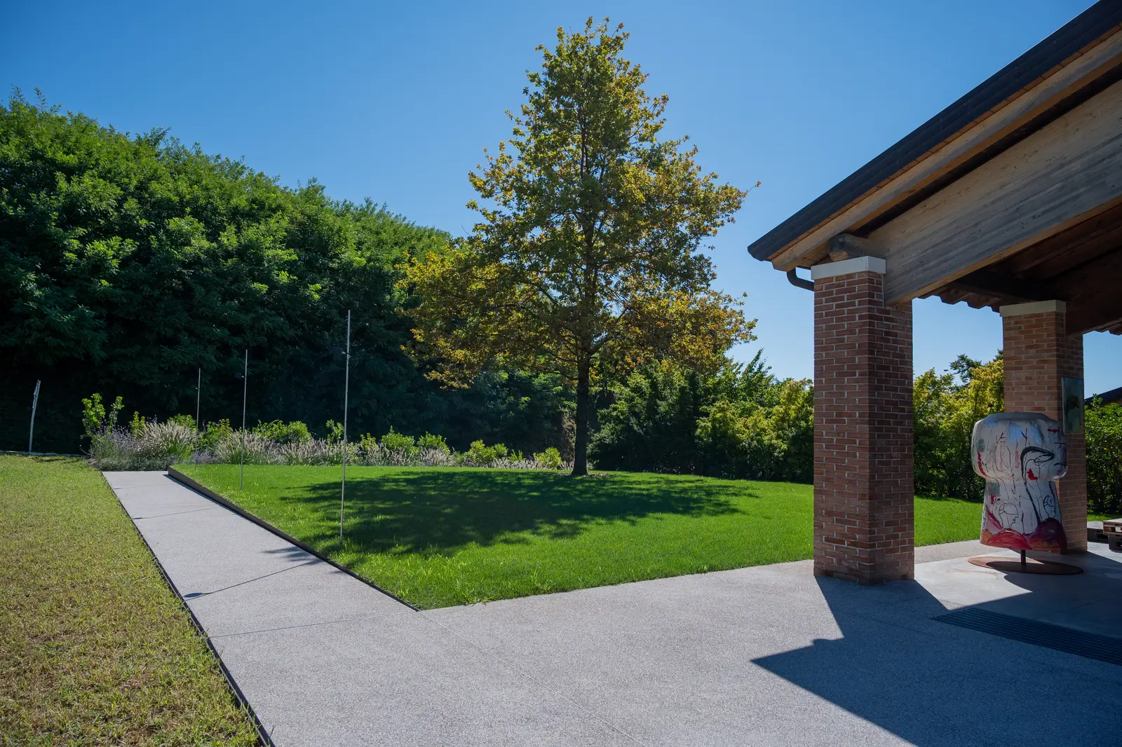 Sentiero nel giardino della Cantina Fasol Menin